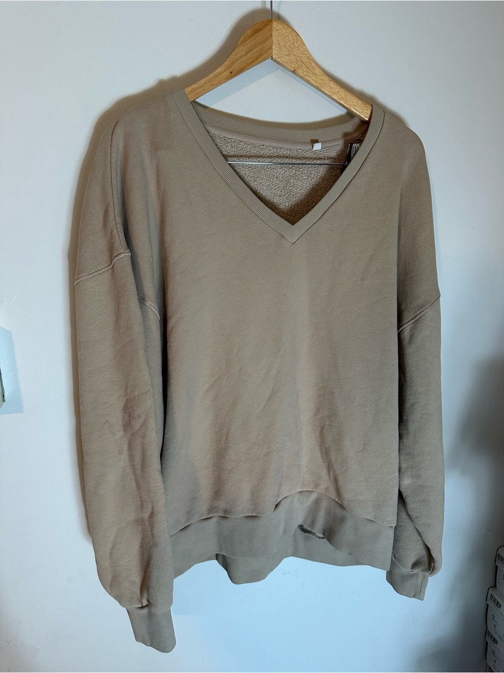 NWOT Citizens of Humanity v neck sweatshirt tan small